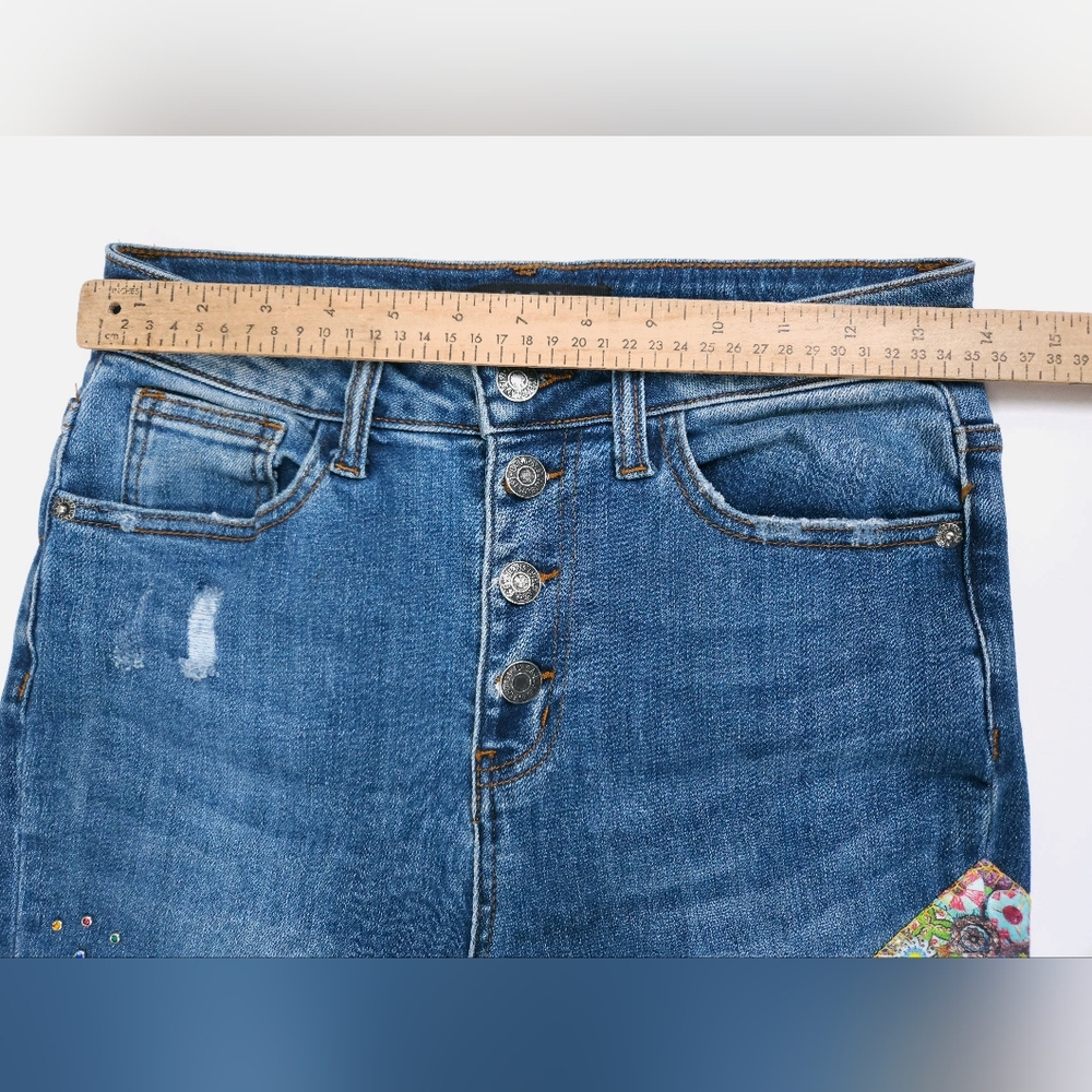 RISEN Los Angeles Flared Blue Jeans Distressed Patched Upcycled Denim Size 26 /3 - Picture 6 of 16